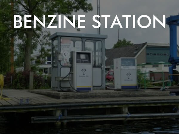 Benzine station Vinkeveen aan het water